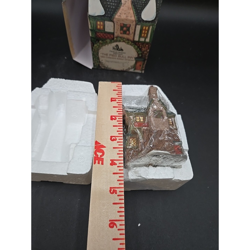 Department 56 Dept 56 "Pied Bull Inn" Charles Dickens ORNAMENT w/ box